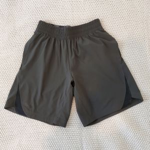 Men's Small UA Elevated Woven 2.0 Shorts